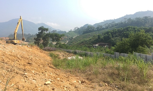 Khu vực đất của các hộ dân bị đơn vị thi công Nhà máy thủy điện Yên Sơn lấn chiếm.