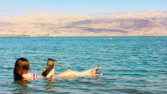 Không chìm ở Biển Chết