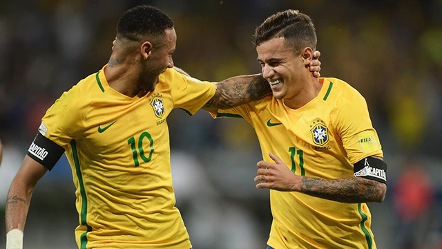 Philippe Coutinho (phải) được kỳ vọng sẽ là sự thay thế xứng đáng cho người bạn thân Neymar tại Barca.