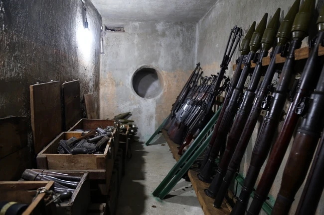 Căn hầm bí mật tại số nhà 287/70 đường Nguyễn Đình Chiểu, quận 3, TP Hồ Chí Minh chứa gần ba tấn vũ khí cung cấp cho đội 5 biệt động thành đánh Dinh Độc Lập.