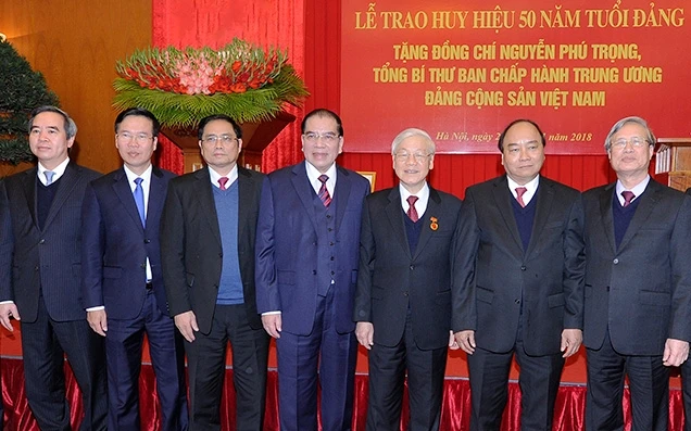 Tổng Bí thư Nguyễn Phú Trọng và các đồng chí lãnh đạo, nguyên lãnh đạo Đảng, Nhà nước tại buổi lễ. Ảnh: ĐĂNG KHOA