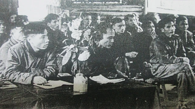 Thiếu tướng Phan Văn Lai (bàn đầu, ngoài cùng bên trái) tại Hội nghị cán bộ an ninh khu Trị Thiên - Huế triển khai nghị quyết Khu ủy về cuộc tiến công chiến lược tháng 3-1972. Ảnh nhân vật cung cấp
