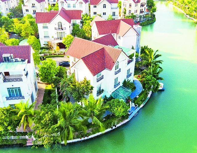 Khu đô thị sinh thái Vinhomes Riverside - nơi được cư dân bình chọn là Khu đô thị đáng sống bậc nhất Việt Nam.