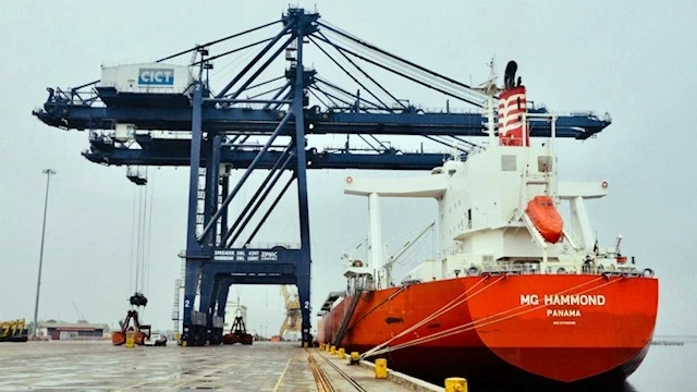 Tàu MG Hammond vào làm hàng tại cảng Cái Lân (Quảng Ninh).