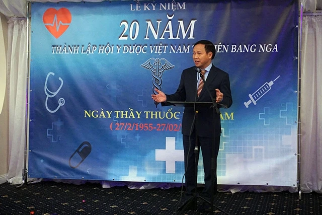 Đại sứ Việt Nam tại LB Nga Ngô Đức Mạnh phát biểu tại Lễ kỷ niệm.