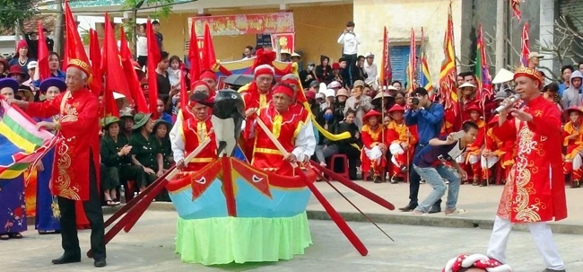 Lễ hội cầu ngư năm 2018 tại làng biển Cảnh Dương.