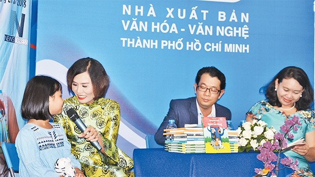 Giới thiệu tác phẩm kết hợp tổ chức chuyên đề tâm lý của tác giả trẻ Phương Huyền tại Hội sách TP Hồ Chí Minh lần thứ 10 năm 2018.