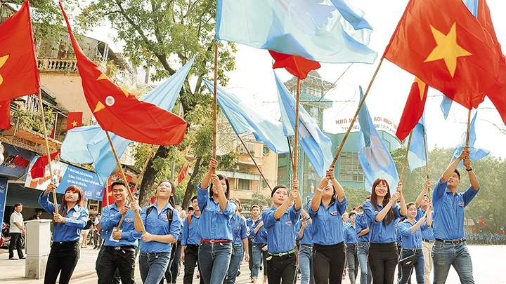 Tuổi trẻ Thủ đô đi bộ hưởng ứng Ngày hội văn hóa hòa bình do thành phố Hà Nội tổ chức. Ảnh | Trần Hải