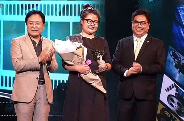 Đạo diễn Kay Nguyễn của "Cô Ba Sài Gòn" nhận giải Cánh diều vàng.