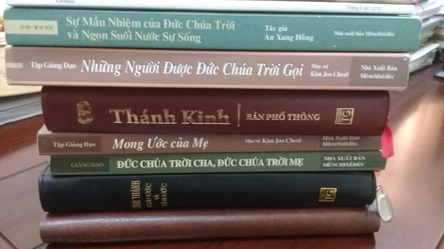 Công an tỉnh Thái Bình thu giữ kinh sách để truyền đạo trái pháp luật.