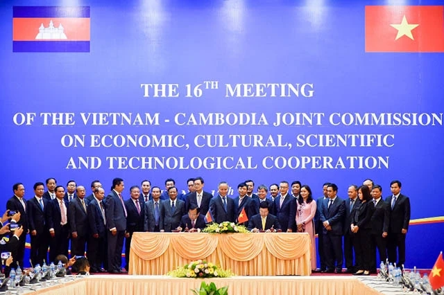 Kỳ họp lần thứ 16 Ủy ban Hỗn hợp Việt Nam - Campuchia