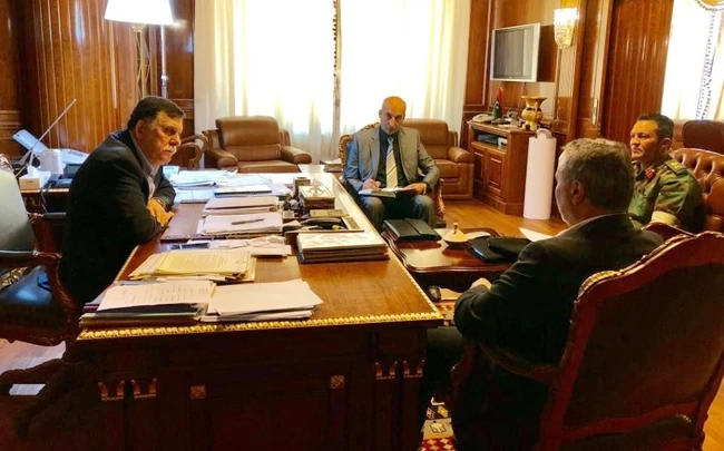 Thủ tướng Libya Fayez al-Sarraj gặp các Tư lệnh quân đội để thảo luận về tình hình an ninh quốc gia.