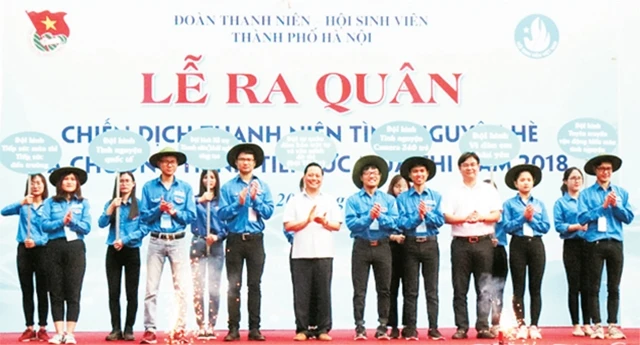 Thành đoàn Hà Nội ra mắt 11 đội hình tình nguyện cấp thành phố tham gia Chiến dịch Thanh niên tình nguyện hè 2018.