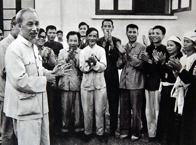 Tư tưởng Hồ Chí Minh về thi đua yêu nước - giá trị lý luận và thực tiễn