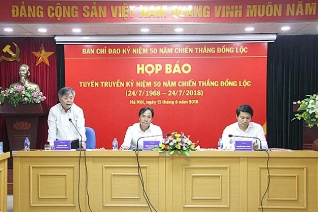 Đồng chí Phan Huy Hiền, Phó Tổng Biên tập Báo Nhân Dân, thành viên Ban Chỉ đạo chương trình, phát biểu tại buổi họp báo.