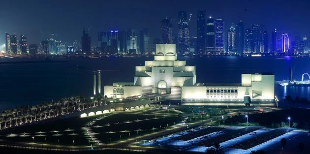 Bảo tàng Nghệ thuật Hồi giáo Qatar rực rỡ về đêm. Wikipedia.com