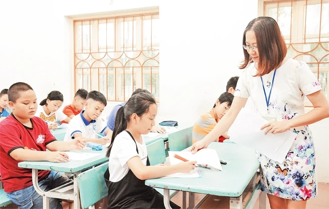 Học sinh dự tuyển vào lớp 6 trường THCS Đoàn Thị Điểm (Hà Nội).