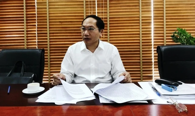 Ông Đàm Thanh Thế, Chánh Văn phòng Ban Chỉ đạo 389 trao đổi với phóng viên​.
