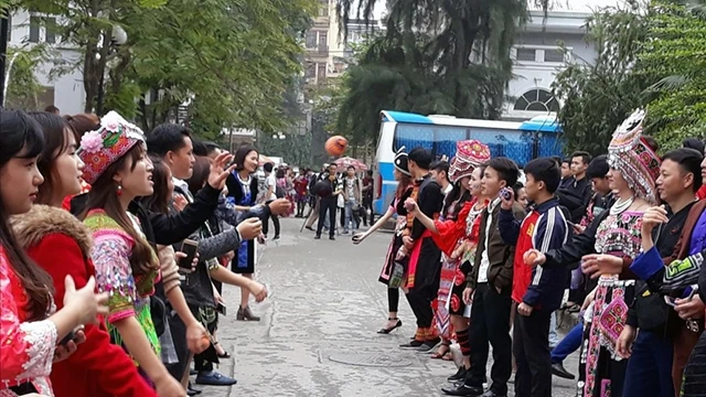 Một hoạt động trong chương trình "Tết Mông xuống phố" năm 2018 của nhóm AHD.