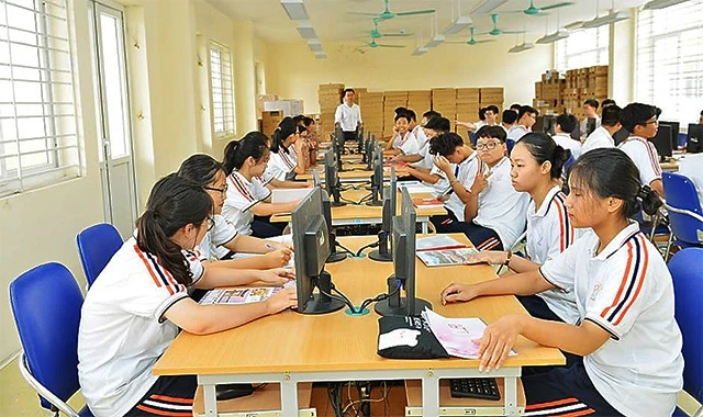 Học sinh Trường THPT Xuân Phương (quận Nam Từ Liêm, Hà Nội) trong giờ học Tin học.