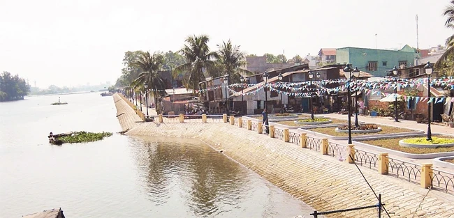 Bờ kè chống sạt lở đã hoàn tất trên kênh Thanh Đa đoạn 1.2 tại hạ lưu Cầu Kinh (Thanh Đa).