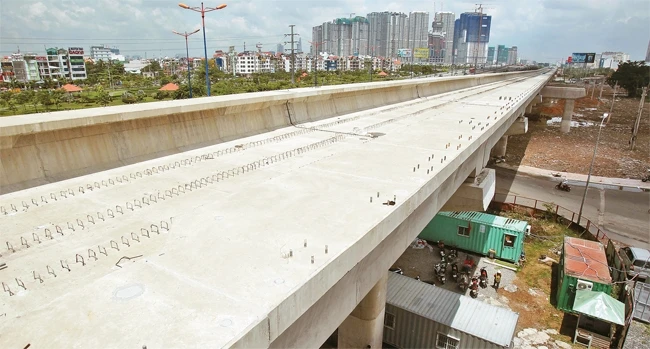 Tuyến metro số 1 Bến Thành - Suối Tiên đang trong giai đoạn hoàn thiện.