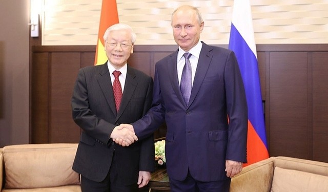 Tổng thống Liên bang Nga V.Putin đón Tổng Bí thư Nguyễn Phú Trọng. Ảnh: TRÍ DŨNG (TTXVN)