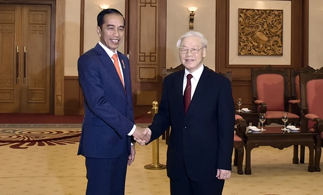 Tổng Bí thư Nguyễn Phú Trọng tiếp Tổng thống Indonesia Joko Widodo. Ảnh: DUY LINH