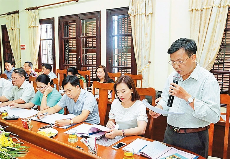 Một buổi họp của Ðảng ủy Khối doanh nghiệp huyện Thanh Trì. Ảnh: BÁ HOẠT