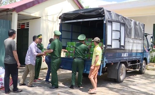 Bộ đội Biên phòng tỉnh Quảng Trị thu giữ bia Heineken số lượng lớn.