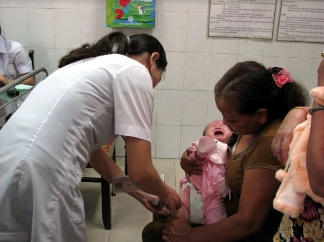 Việt Nam lưu hành thêm một loại vaccine 5 trong 1