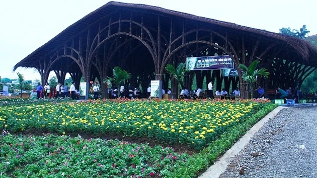 Một đơn nguyên trong Công viên sinh thái tre luồng Thanh Tam.