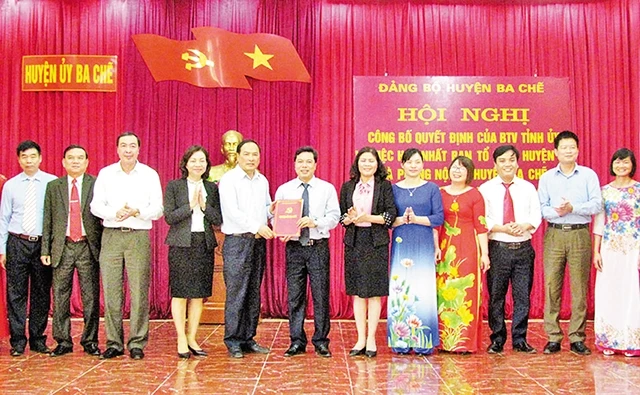 Huyện ủy Ba Chẽ( Quảng Ninh) tổ chức Lễ công bố Quyết định của Ban Thường vụ Tỉnh ủy Quảng Ninh về việc hợp nhất Ban Tổ chức Huyện ủy và Phòng Nội vụ huyện.