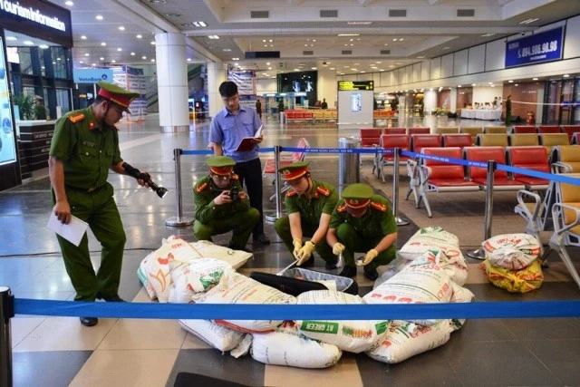 Diễn tập khẩn nguy đối phó hành vi can thiệp bất hợp pháp tại sân bay Nội Bài