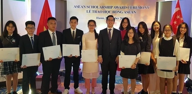 21 học sinh nhận học bổng ASEAN của Chính phủ Singapore