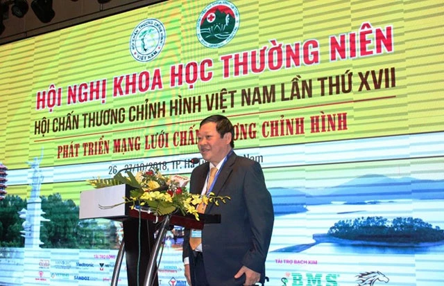 Thứ trưởng Y tế Nguyễn Viết Tiến phát biểu tại Hội nghị.