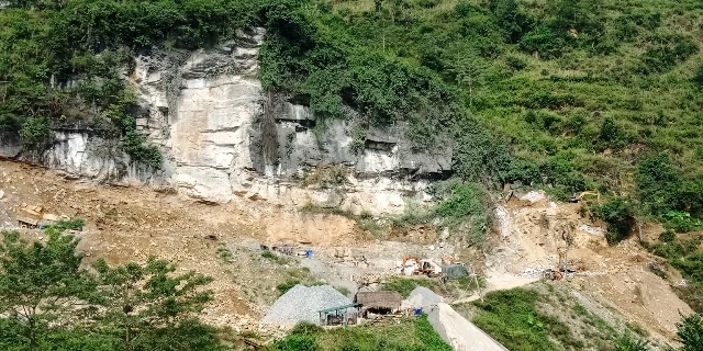 Hoạt động khai thác đá trái phép tại mỏ đá thôn Cốc Pú, xã Nàn Ma, huyện Xín Mần.