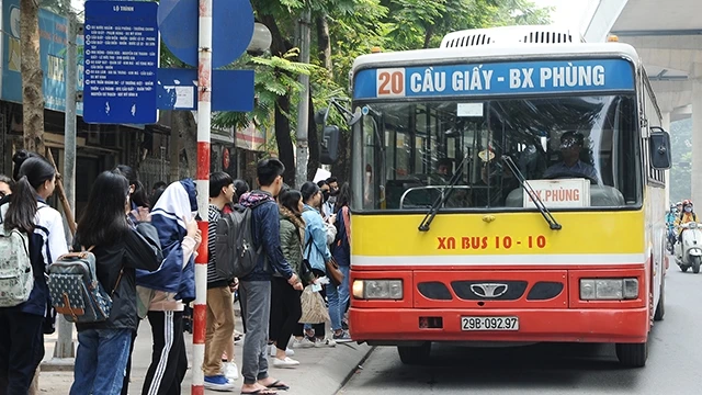 Trợ giá xe buýt được xem như giải pháp chủ chốt nhằm giảm áp lực về giao thông lên các đô thị lớn.