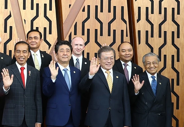 Thủ tướng Nguyễn Xuân Phúc và các nhà lãnh đạo APEC.