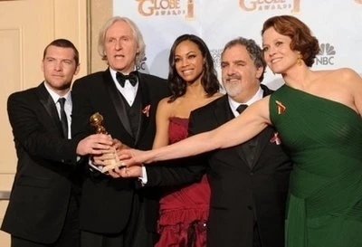 Đoàn làm phim "Avatar" nhận giải Quả cầu vàng.