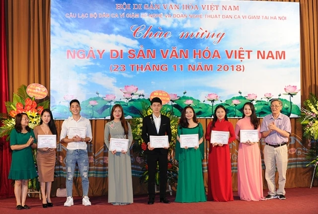 Vinh danh những nghệ sĩ trẻ có thành tích xuất sắc trong công tác giữ gìn và phát huy di sản dân ca ví, giặm.