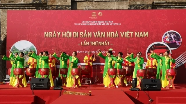 Màn trống hội mở đầu Chương trình Ngày hội di sản văn hóa Việt Nam lần thứ nhất.