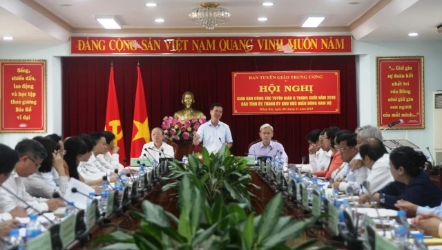 Đồng chí Võ Văn Thưởng phát biểu chỉ đạo kết luận hội nghị.