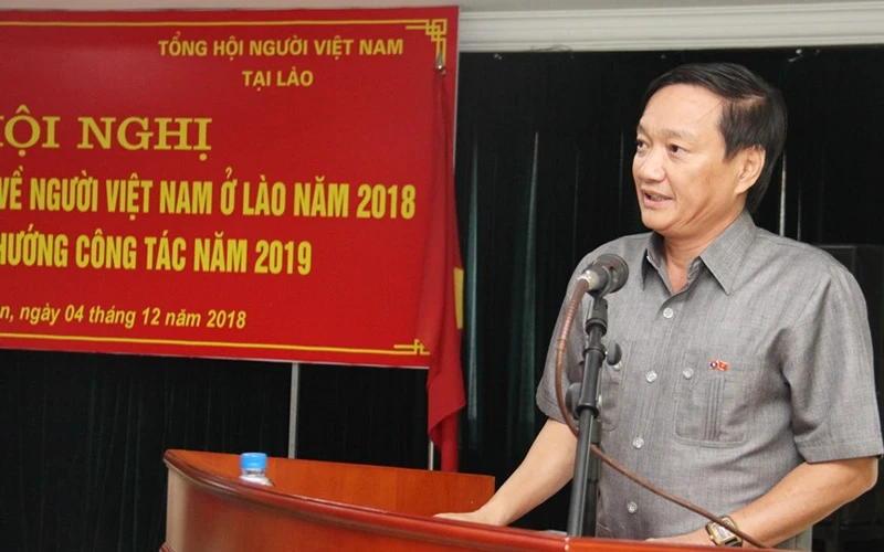Đại sứ Việt Nam tại Lào Nguyễn Bá Hùng giải đáp các vấn đề liên quan đến chủ trương, chính sách đối với cộng đồng người Việt Nam tại Lào.