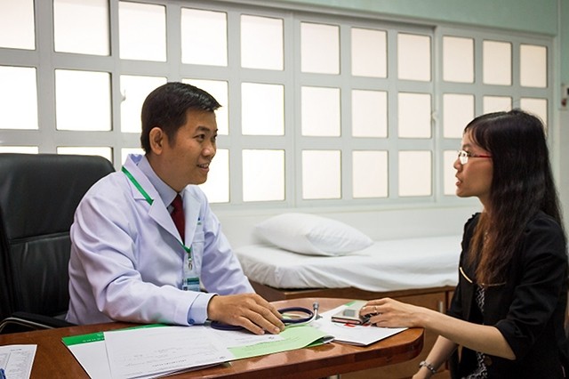 Tư vấn chăm sóc sức khỏe tại phòng khám bác sĩ gia đình của Trường đại học Y Phạm Ngọc Thạch (TP Hồ Chí Minh). Ảnh : HÀ PHƯỢNG