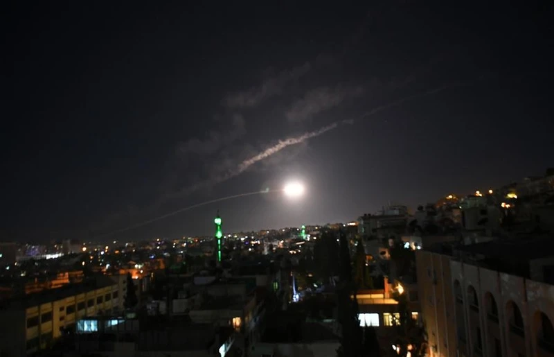 Syria đánh chặn hầu hết các tên lửa của Israel tấn công Damascus
