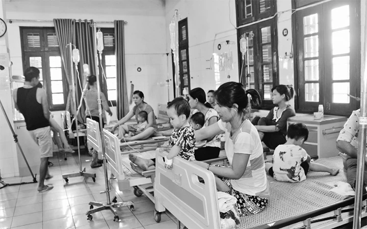Điều trị cho bệnh nhi tại Bệnh viện Sản nhi tỉnh Hà Nam.