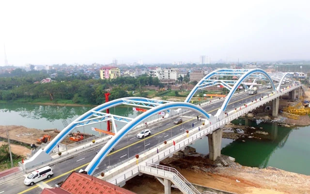 Cầu Bến Tượng vừa được đưa vào sử dụng, bước đi đầu tiên để TP Thái Nguyên phát triển về phía đông.