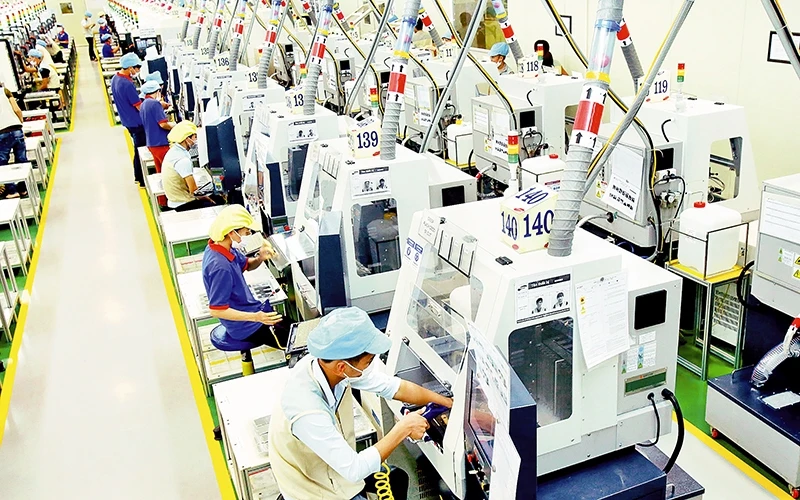 Dây chuyền sản xuất linh kiện điện tử tại Công ty Bokwang Vina (FDI Hàn Quốc), Khu công nghiệp Điềm Thụy, Thái Nguyên.