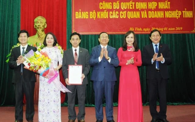 Hợp nhất Đảng bộ Khối các cơ quan tỉnh và Đảng bộ Khối doanh nghiệp tỉnh Hà Tĩnh